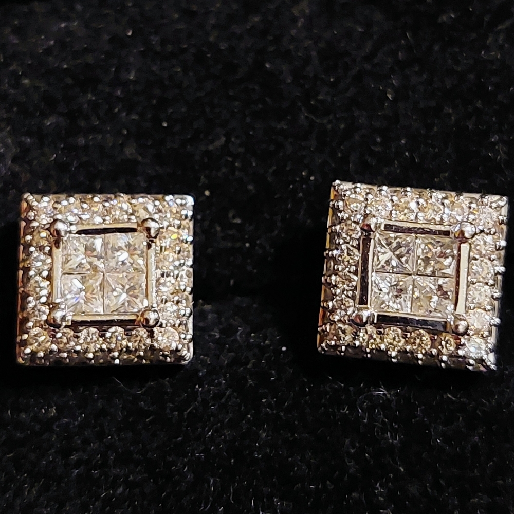 Princess cut diamond earings 1.00 carat.